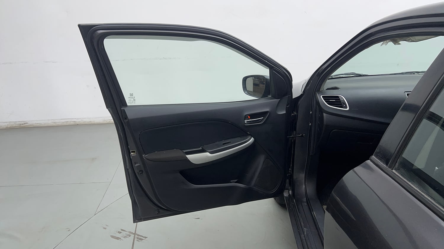 Used 2017 Maruti Suzuki Baleno Delta 1.2 Petrol Manual interior LEFT FRONT DOOR OPEN VIEW