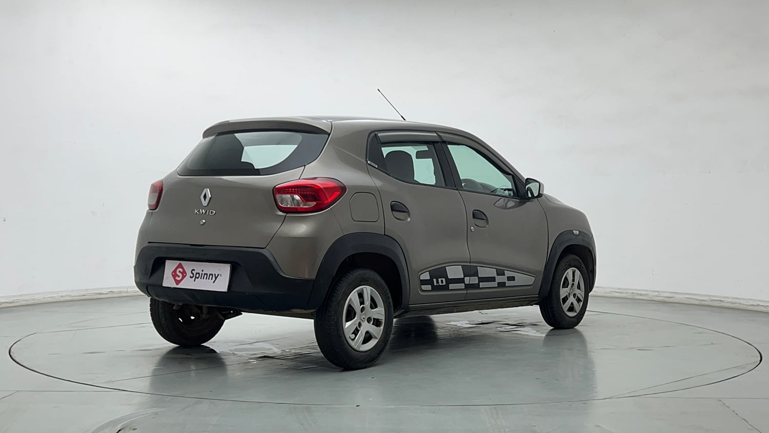 Used 2017 Renault Kwid 1.0 RXT Petrol Manual exterior RIGHT REAR CORNER VIEW