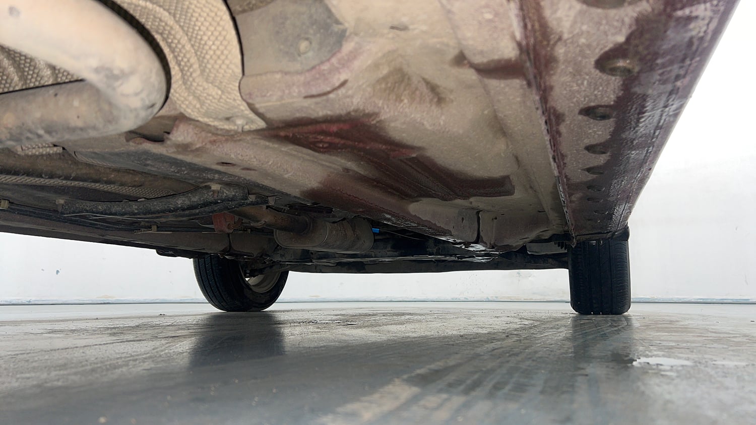 Used 2019 Ford Figo Titanium 1.2 Ti-VCT MT Petrol Manual extra REAR RIGHT UNDERBODY VIEW