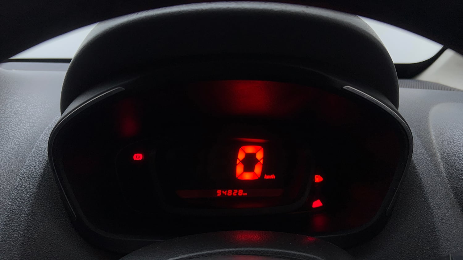 Used 2017 Renault Kwid 1.0 RXT Petrol Manual interior CLUSTERMETER VIEW