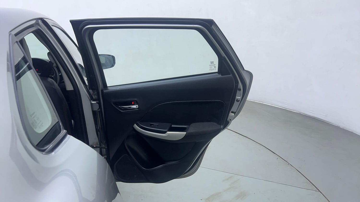 Used 2016 Maruti Suzuki Baleno Delta 1.2 Petrol Manual interior RIGHT REAR DOOR OPEN VIEW
