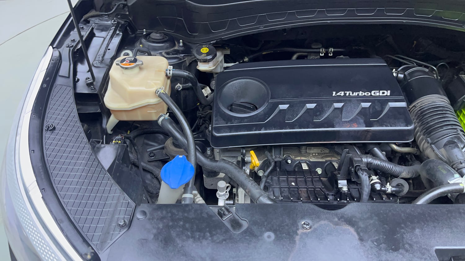 Used 2022 Kia Seltos GTX Plus 1.4 DCT Petrol Automatic engine ENGINE RIGHT SIDE VIEW