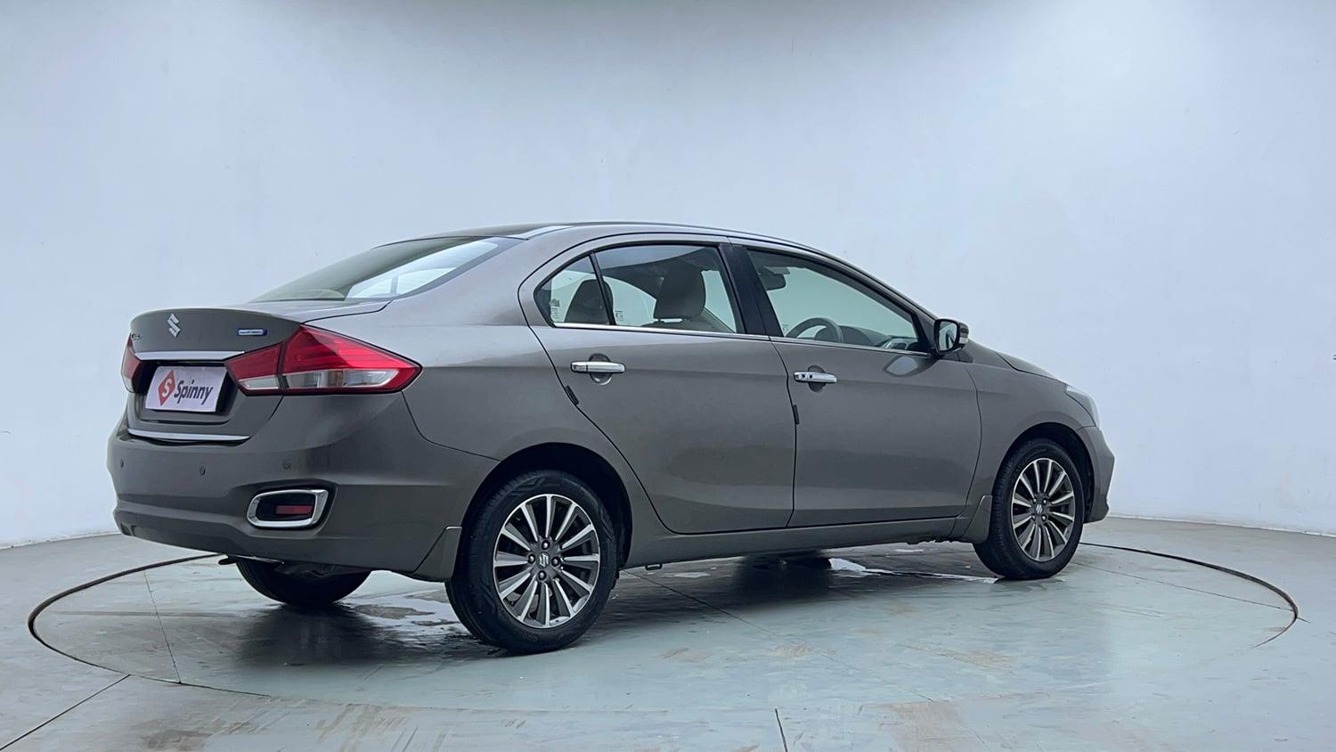 Used 2019 Maruti Suzuki Ciaz Alpha Hybrid 1.5 AT Petrol Automatic exterior RIGHT REAR CORNER VIEW