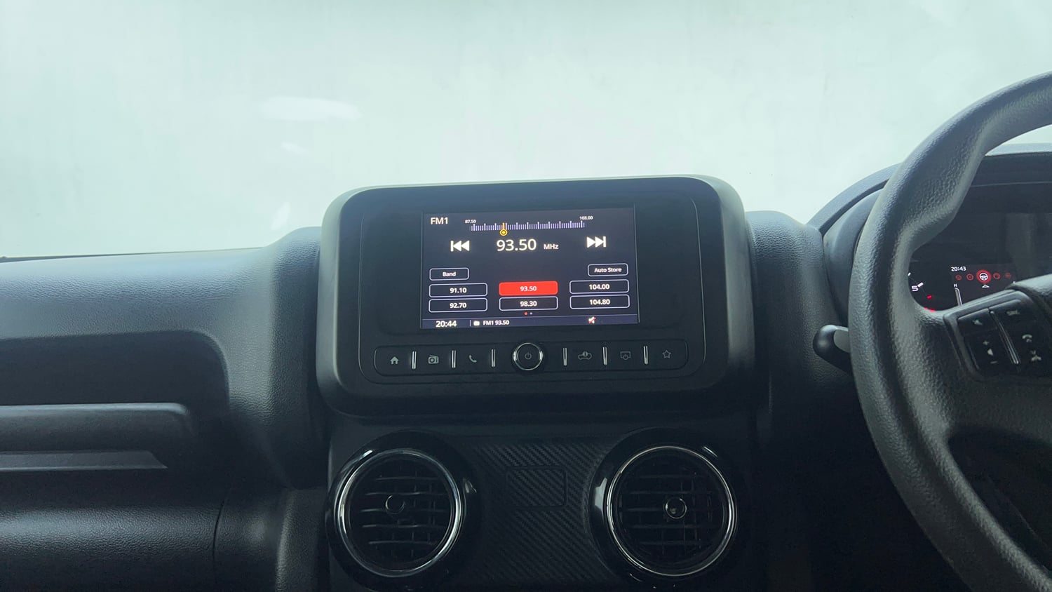 Used 2021 mahindra Thar LX Hard Top Petrol AT 4WD Petrol Automatic top_features Integrated (in-dash) music system