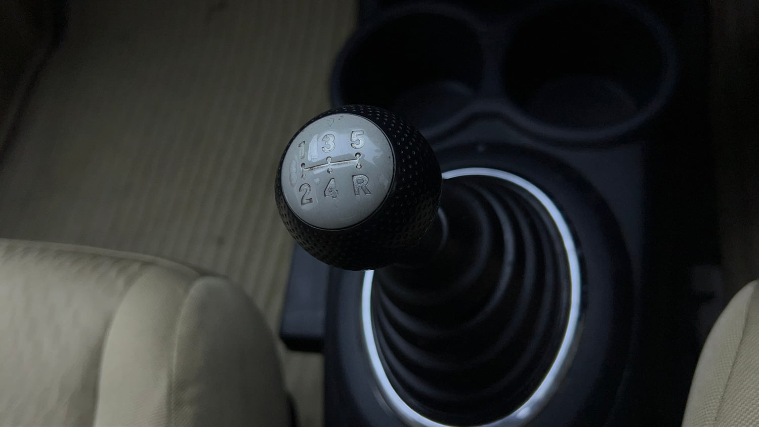 Used 2013 Honda Amaze 1.2 S i-VTEC Petrol Manual interior GEAR  KNOB VIEW
