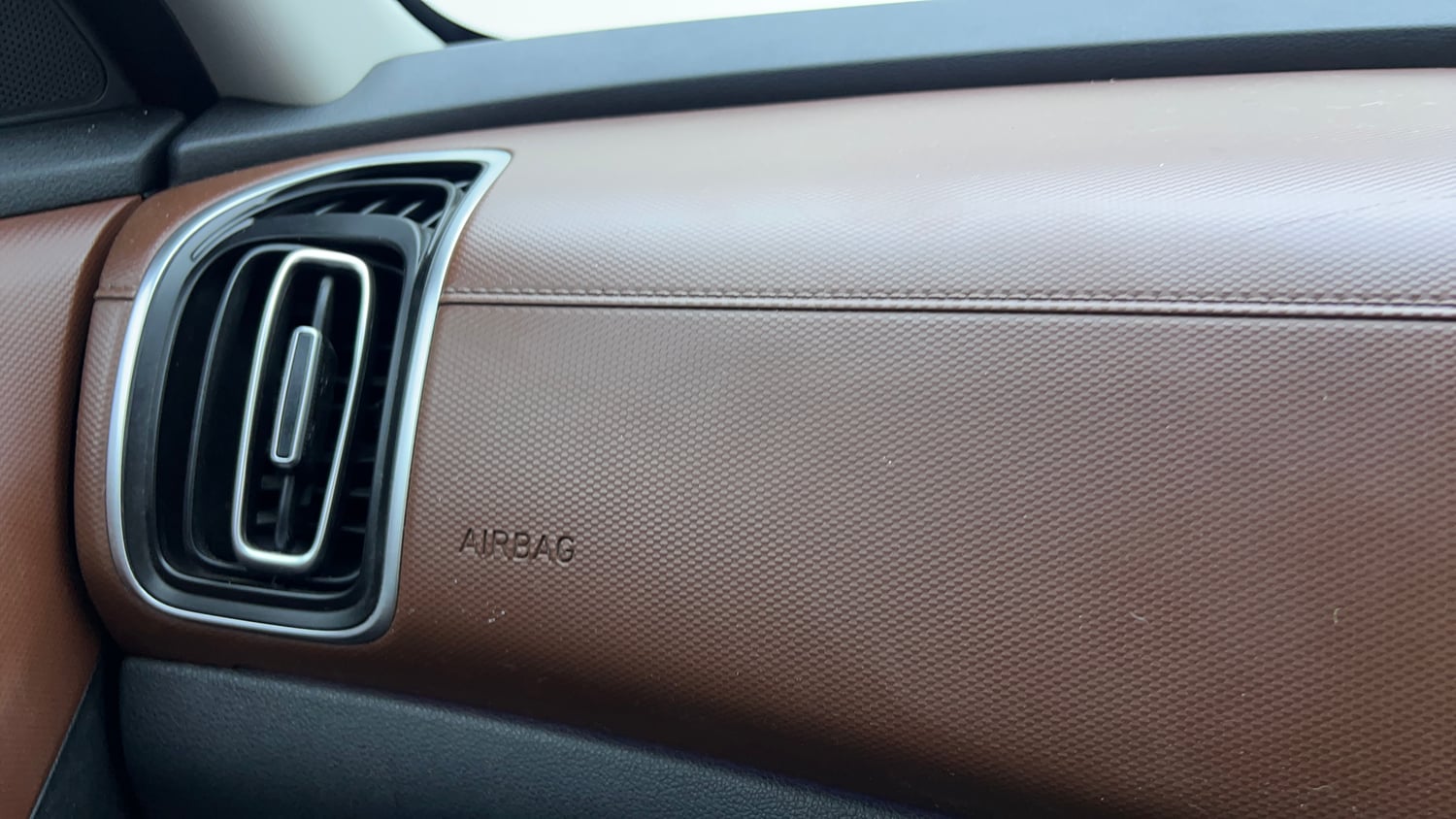 Used 2021 Hyundai Alcazar Platinum (O) 6 STR 2.0 Petrol AT Petrol Automatic top_features Side airbags