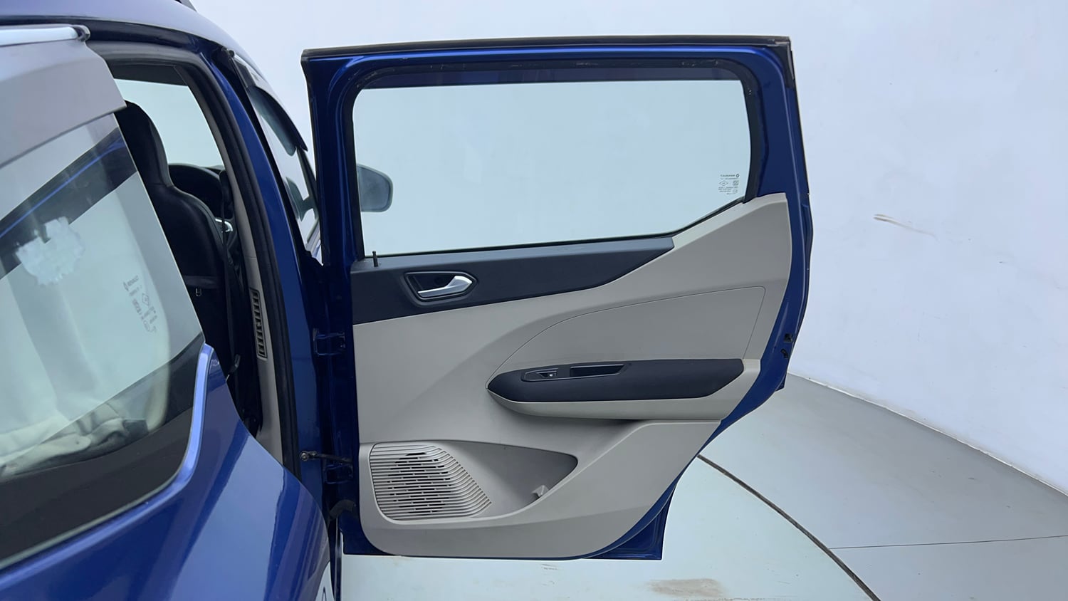Used 2021 Renault Triber RXZ CNG (outside fitted) Cng Manual interior RIGHT REAR DOOR OPEN VIEW