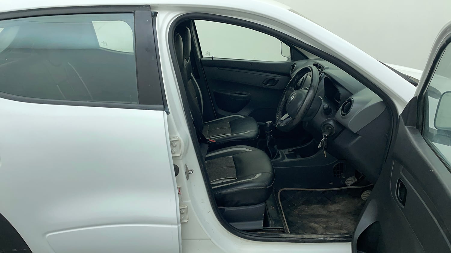 Used 2016 Renault Kwid RXT Petrol Manual interior RIGHT SIDE FRONT DOOR CABIN VIEW