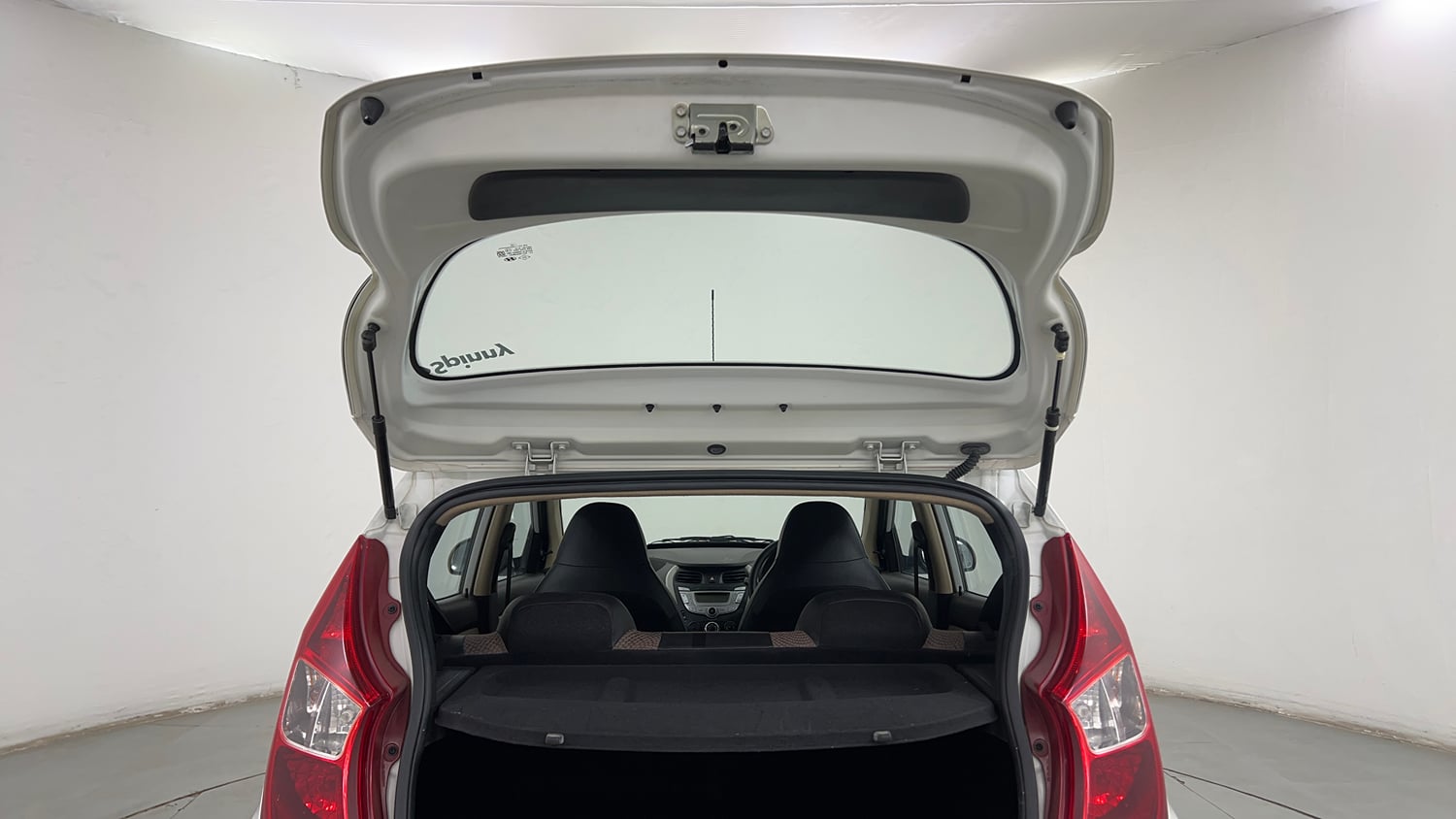 Used 2016 Hyundai Eon 1.0 Kappa Magna + (O) Petrol Manual interior DICKY DOOR OPEN VIEW