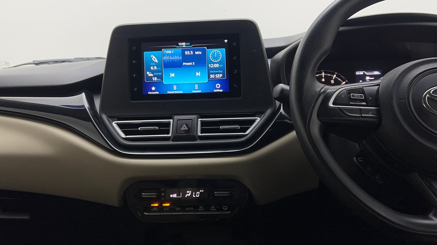 Used 2023 Toyota Glanza G AMT Petrol Automatic interior MUSIC SYSTEM & AC CONTROL VIEW