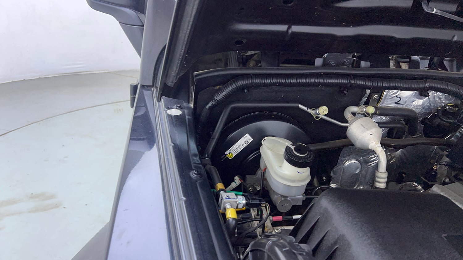 Used 2021 mahindra Thar LX Hard Top Petrol AT 4WD Petrol Automatic engine ENGINE RIGHT SIDE HINGE & APRON VIEW
