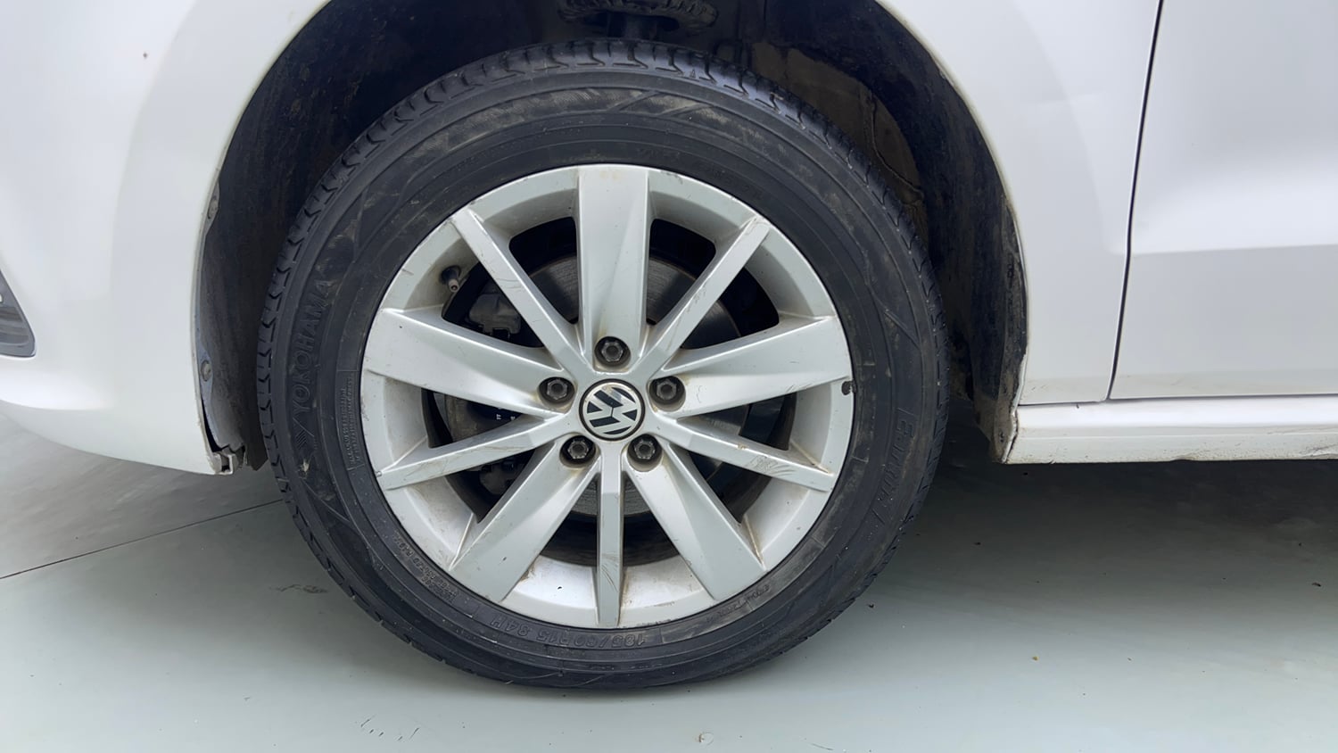 Used 2017 Volkswagen Polo Highline1.2L (P) Petrol Manual tyres LEFT FRONT TYRE RIM VIEW