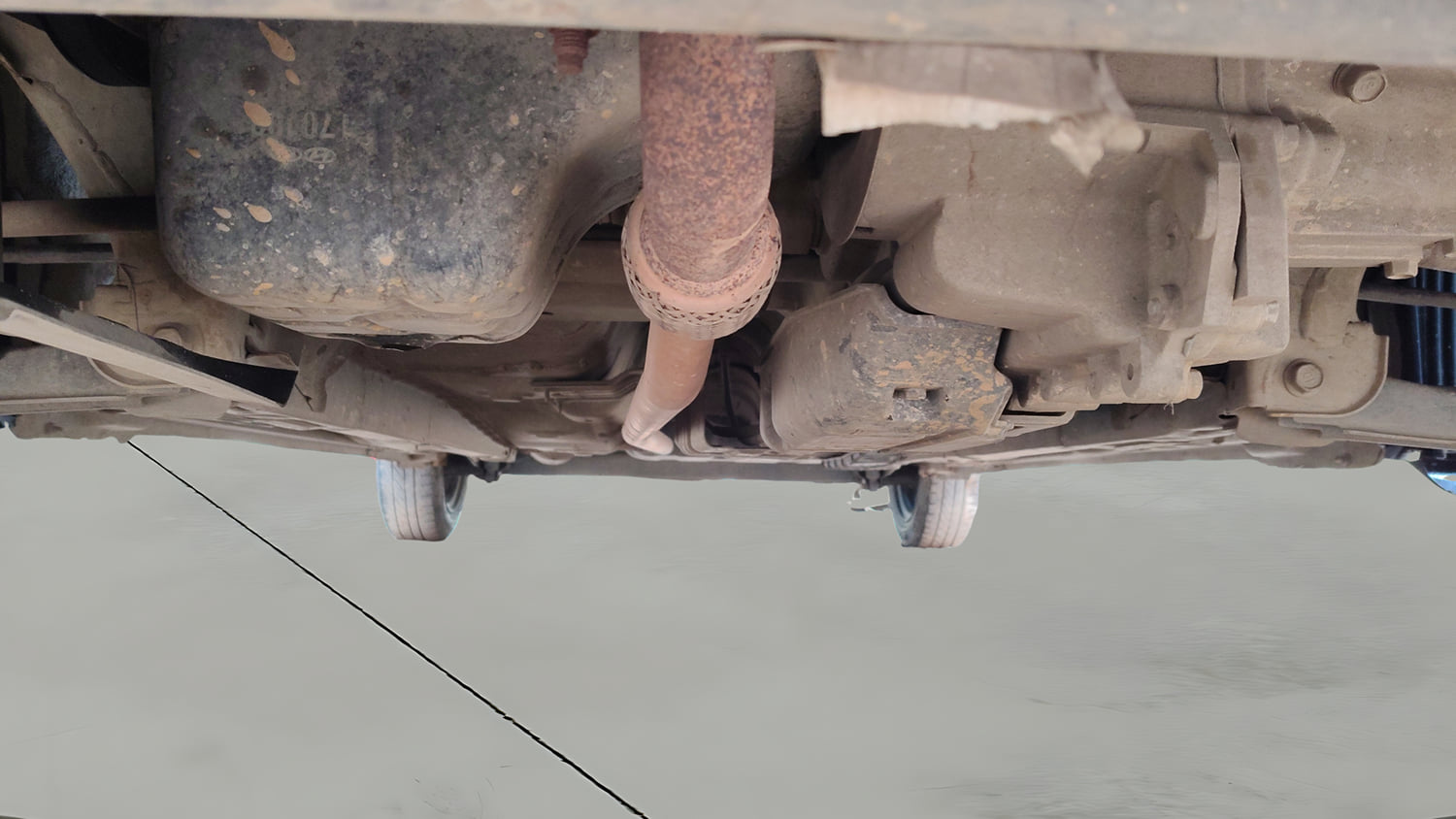 Used 2017 Hyundai Eon Magna + Petrol Manual extra FRONT LEFT UNDERBODY VIEW