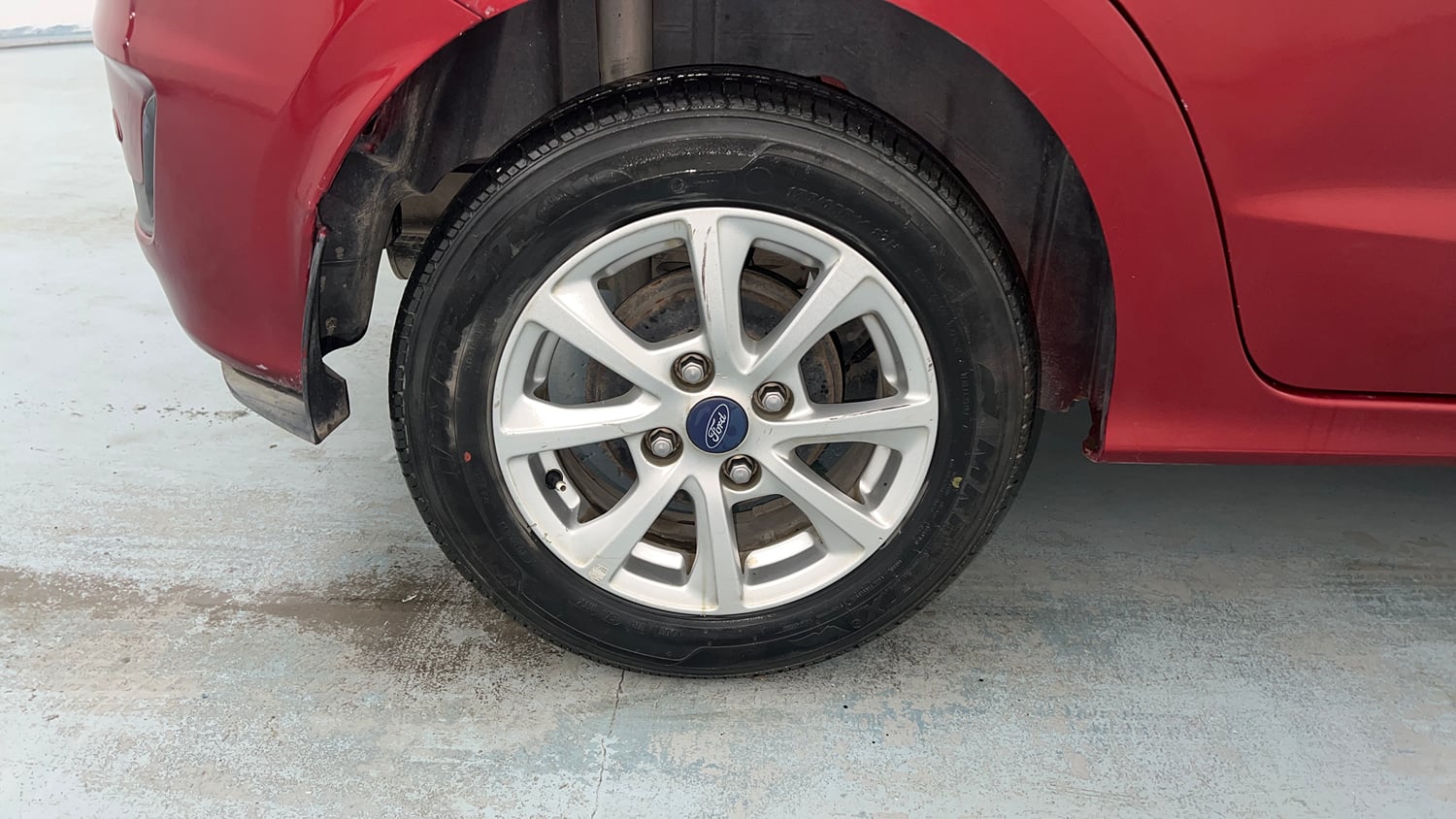 Used 2019 Ford Figo Titanium 1.2 Ti-VCT MT Petrol Manual tyres RIGHT REAR TYRE RIM VIEW