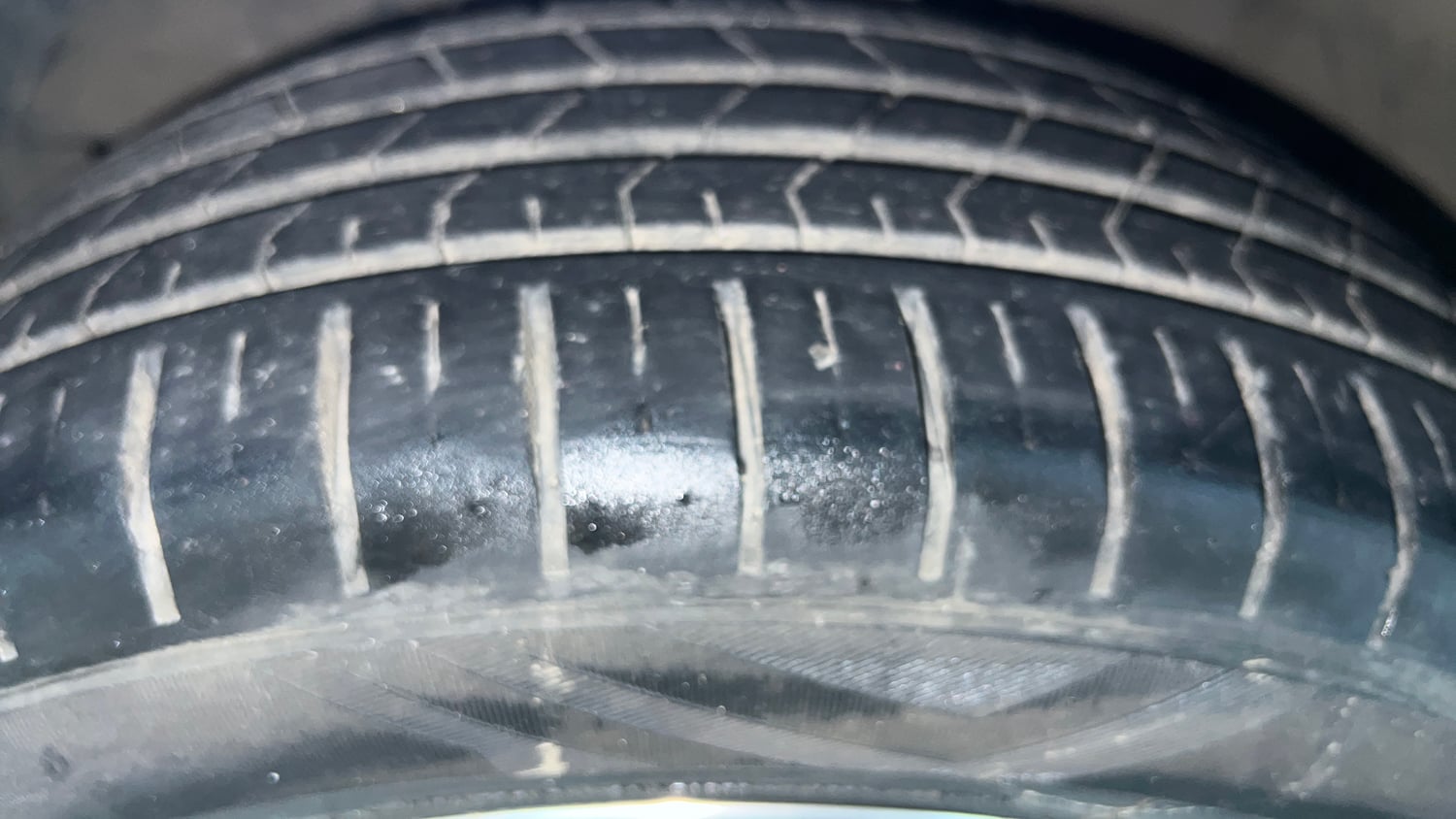 Used 2023 Toyota Glanza G AMT Petrol Automatic tyres LEFT FRONT TYRE TREAD VIEW