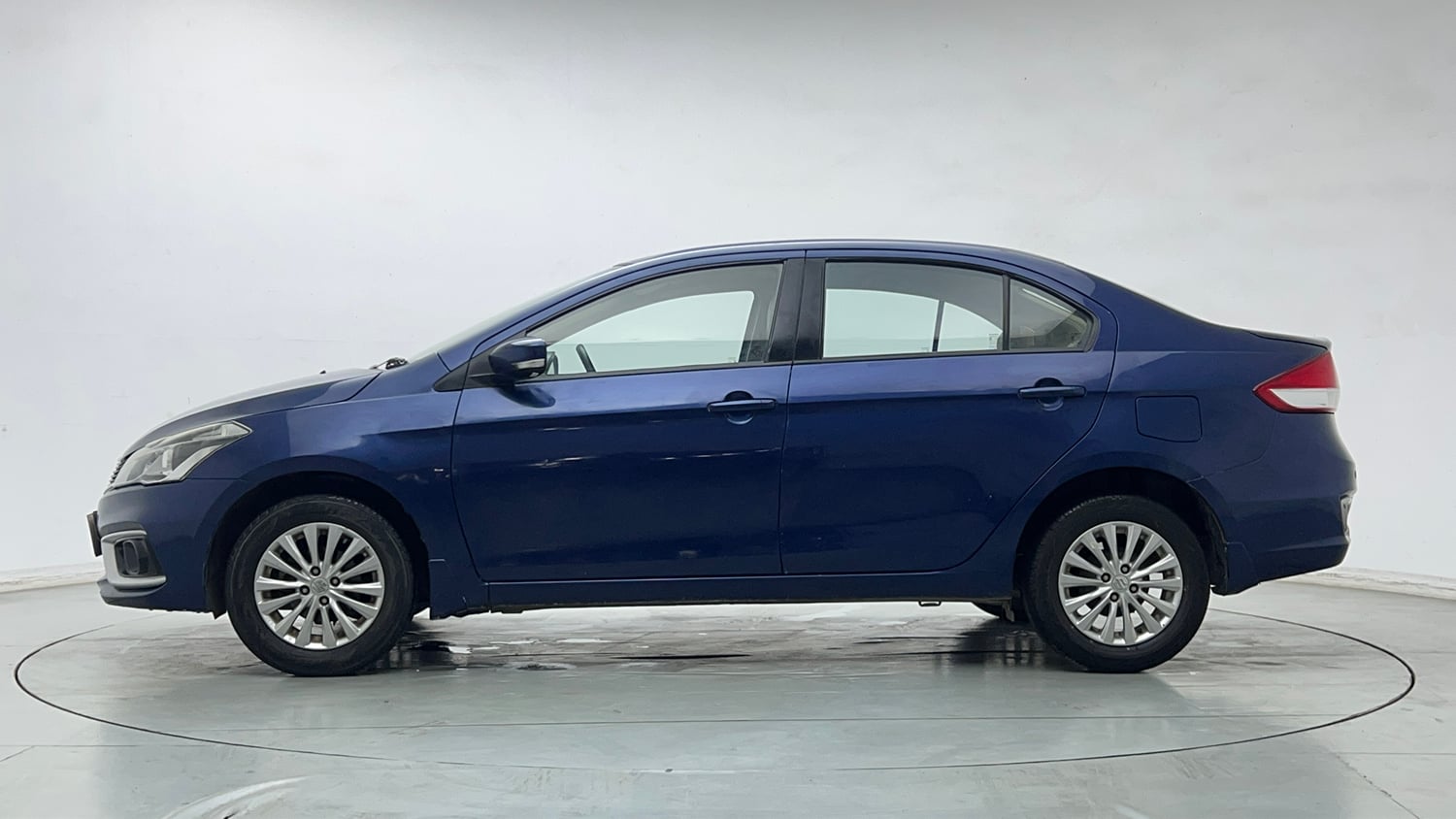 Used 2020 Maruti Suzuki Ciaz Delta Hybrid 1.5 Petrol Manual exterior LEFT SIDE VIEW