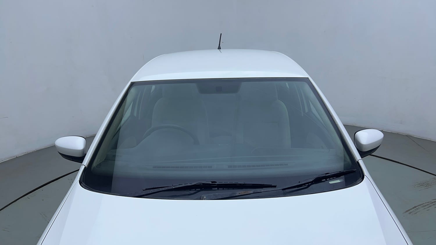 Used 2013 Volkswagen Polo Comfortline 1.2L (P) Petrol Manual exterior FRONT WINDSHIELD VIEW