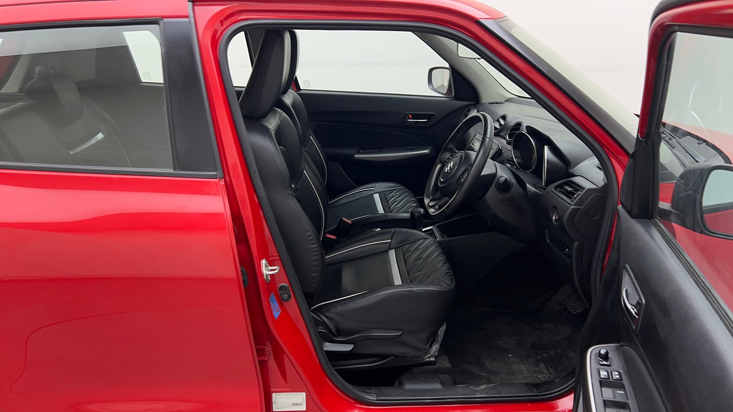 Used 2022 Maruti Suzuki Swift ZXi AMT Petrol Automatic interior RIGHT SIDE FRONT DOOR CABIN VIEW