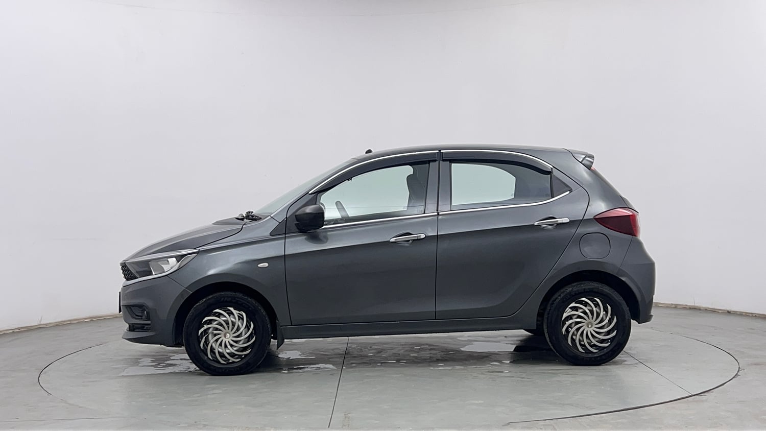 Used 2024 Tata Tiago XE Petrol Manual exterior LEFT SIDE VIEW