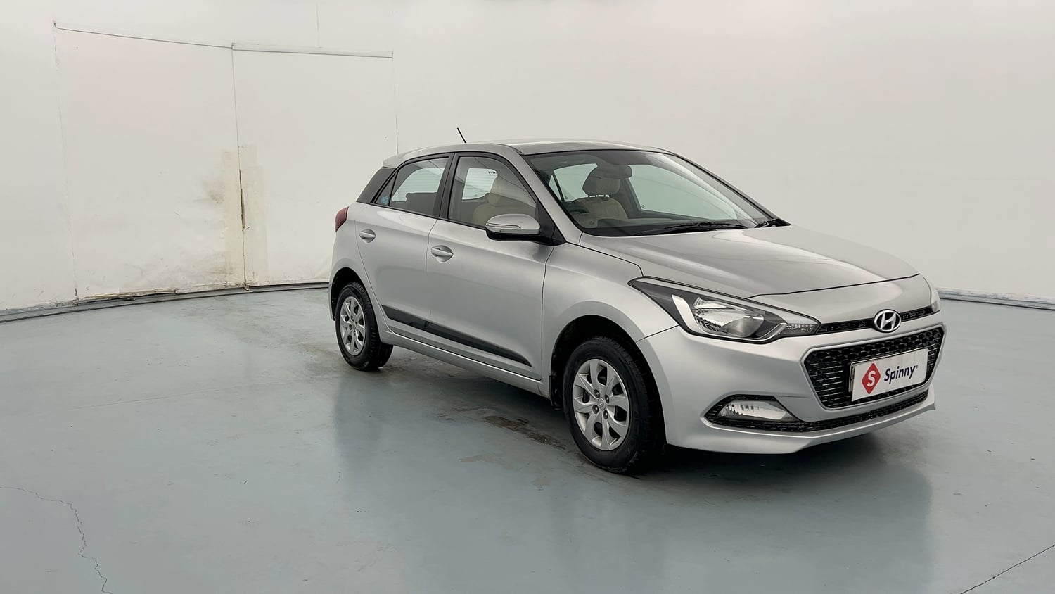 Used 2015 Hyundai Elite i20 Sportz 1.2 Petrol Manual exterior RIGHT FRONT CORNER VIEW