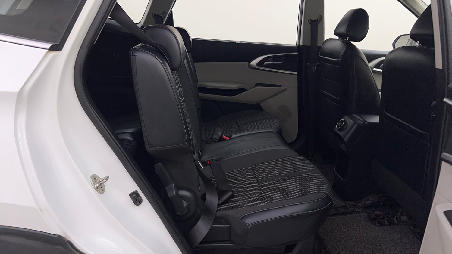 Used 2022 Kia Carens Prestige Plus 1.4 Petrol MT 7 STR Petrol Manual interior RIGHT SIDE REAR DOOR CABIN VIEW