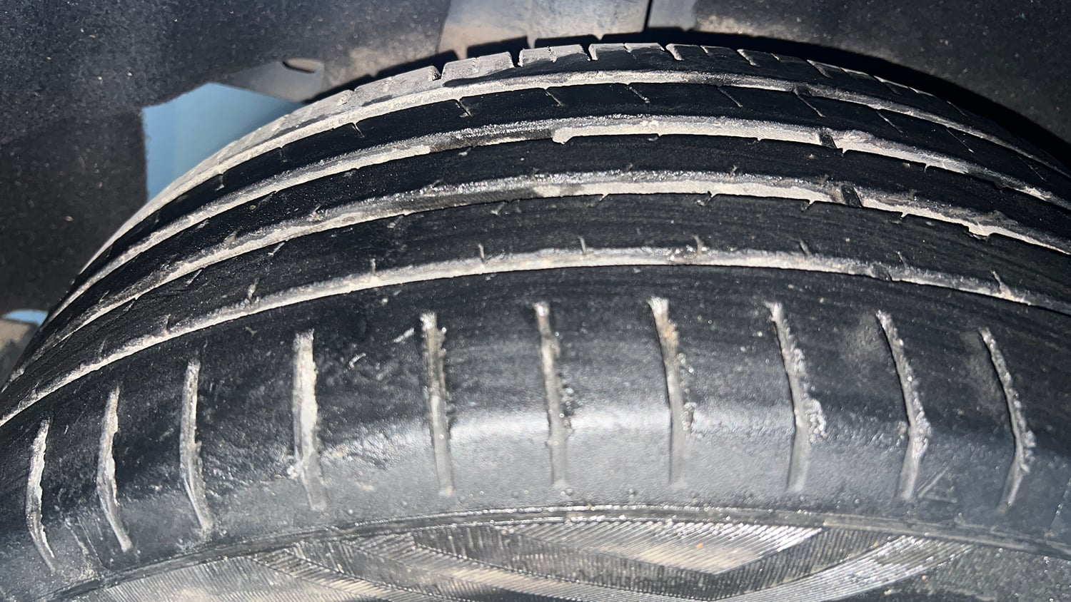 Used 2017 Maruti Suzuki Baleno Alpha 1.2 Petrol Manual tyres RIGHT REAR TYRE TREAD VIEW