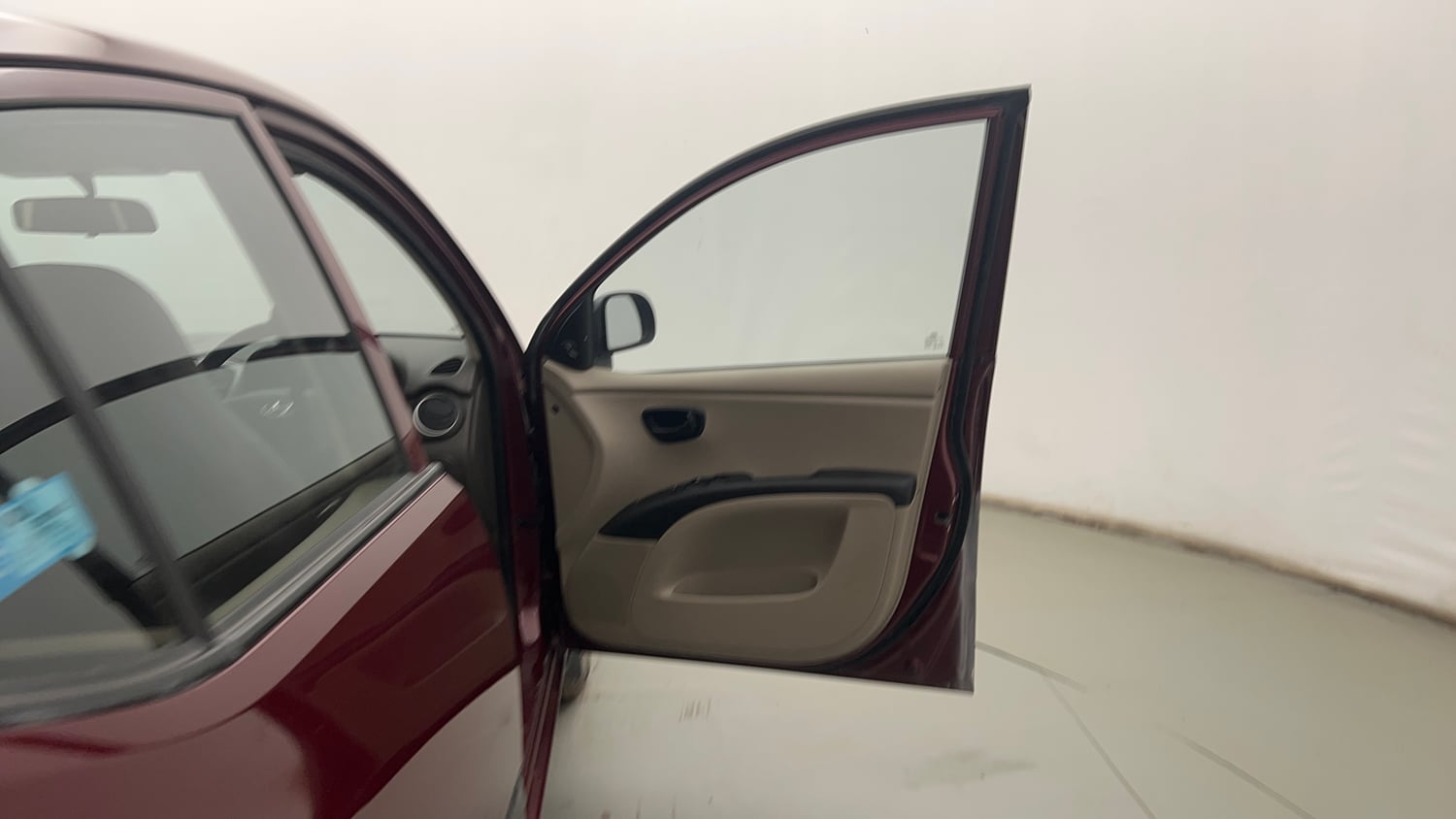 Used 2015 Hyundai i10 Magna 1.1 iRDE2 Petrol Manual interior RIGHT FRONT DOOR OPEN VIEW