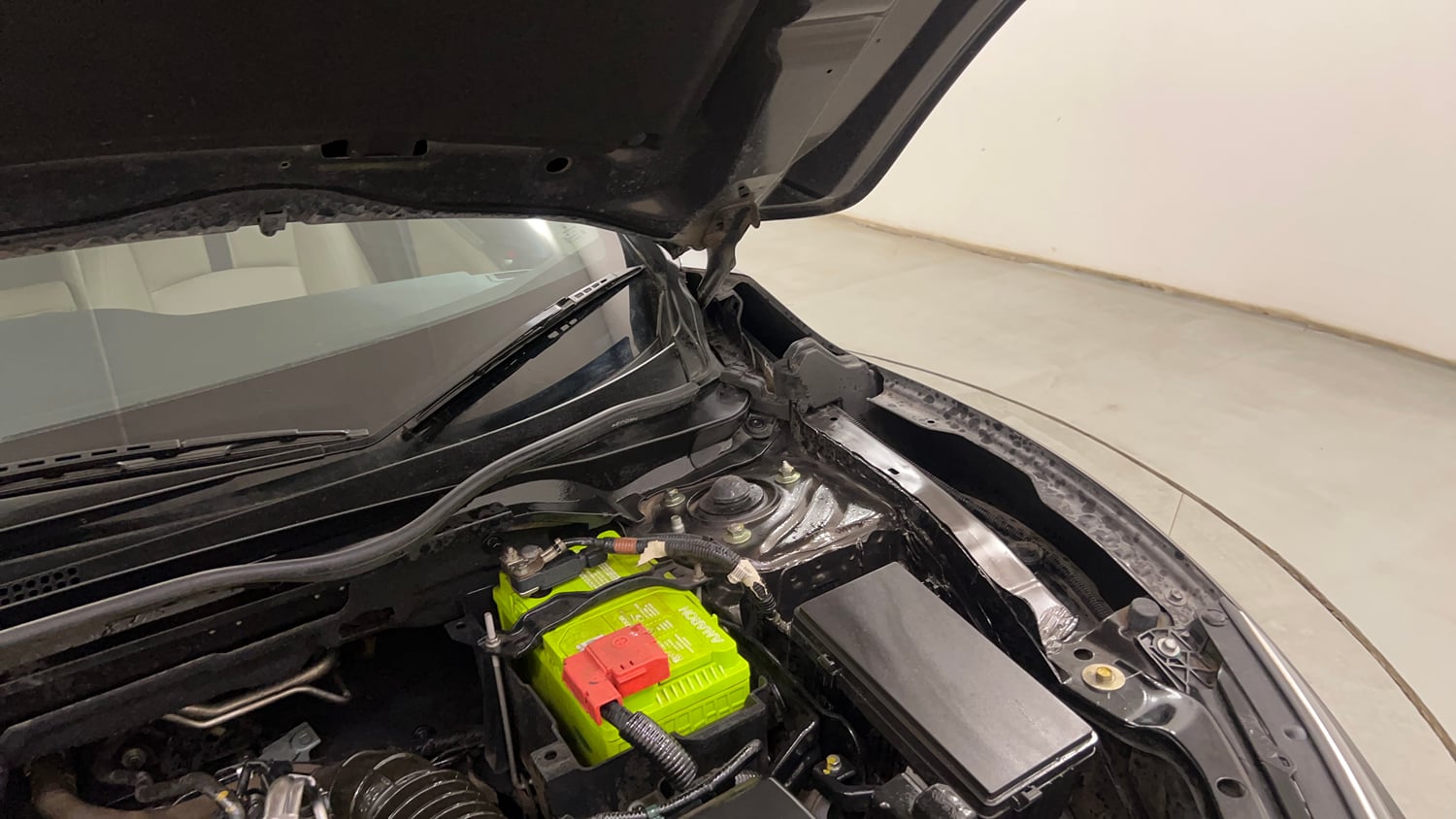 Used 2019 Honda Civic ZX CVT Petrol Petrol Automatic engine ENGINE LEFT SIDE HINGE & APRON VIEW