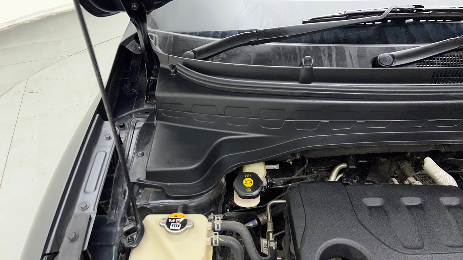 Used 2024 Kia Sonet X Line 1.0 Turbo Petrol DCT Petrol Automatic engine ENGINE RIGHT SIDE HINGE & APRON VIEW