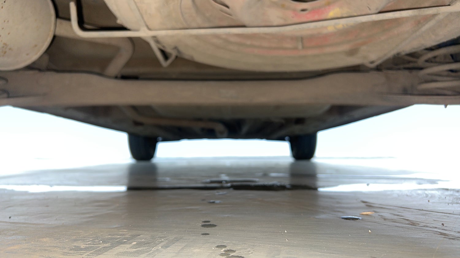 Used 2021 Renault Triber RXZ CNG (outside fitted) Cng Manual extra REAR UNDERBODY VIEW (TAKEN FROM REAR)