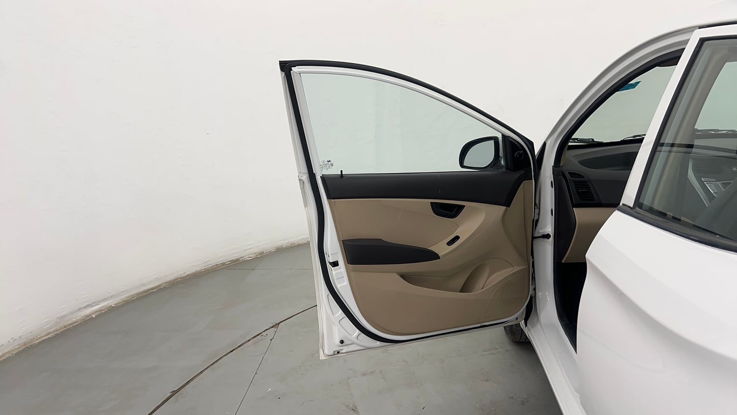 Used 2016 Hyundai Eon 1.0 Kappa Magna + (O) Petrol Manual interior LEFT FRONT DOOR OPEN VIEW