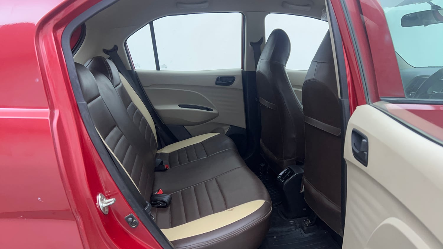 Used 2022 Hyundai Santro Sportz Petrol Manual interior RIGHT SIDE REAR DOOR CABIN VIEW
