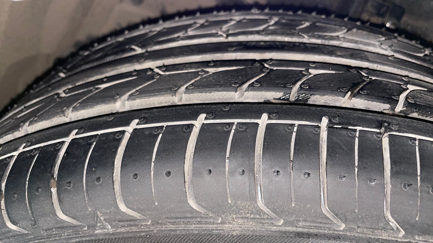 Used 2015 Maruti Suzuki Ciaz ZXI+ Petrol Manual tyres LEFT FRONT TYRE TREAD VIEW