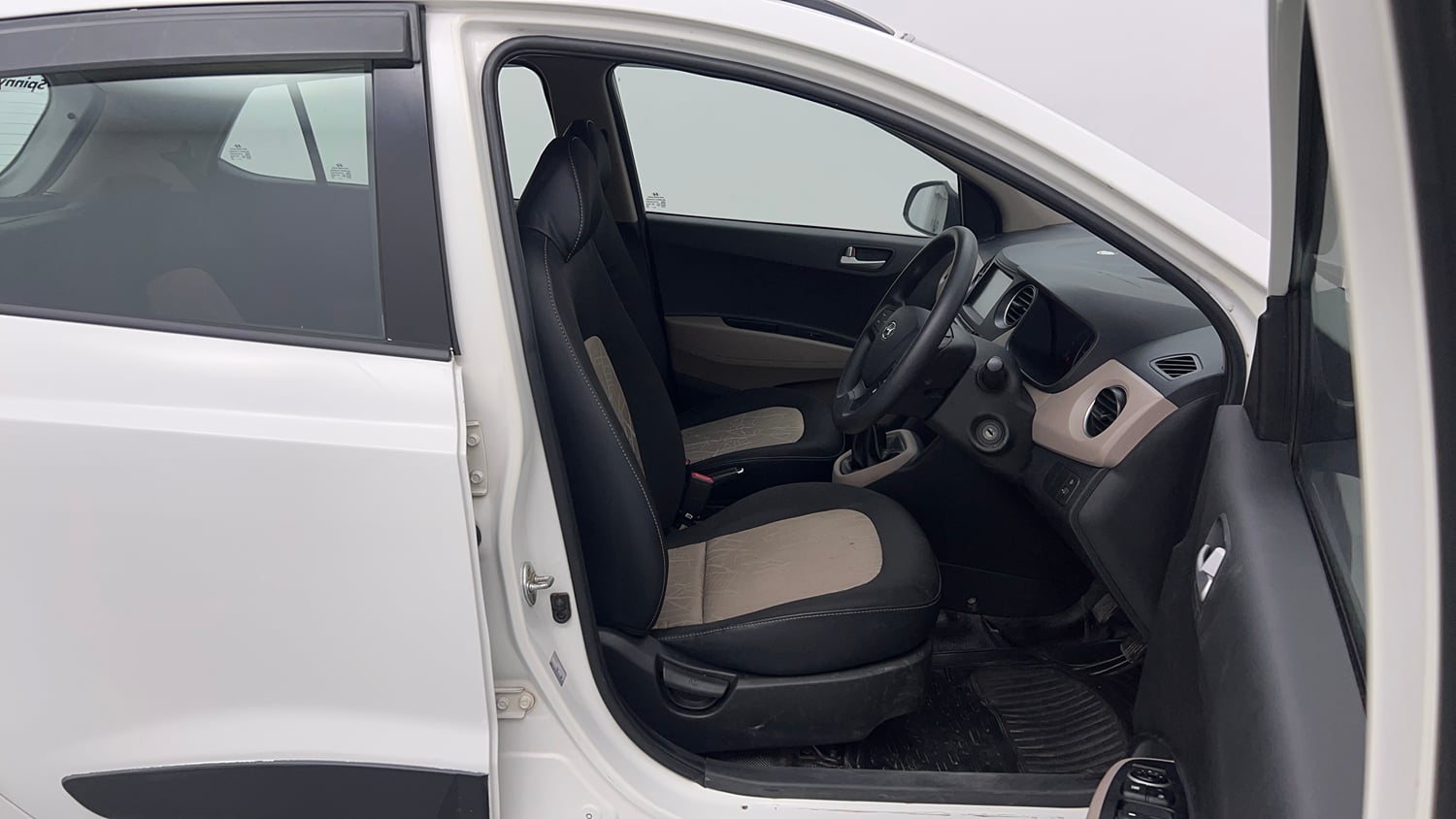 Used 2017 Hyundai Grand i10 Sportz (O) 1.2 Kappa VTVT Petrol Manual interior RIGHT SIDE FRONT DOOR CABIN VIEW