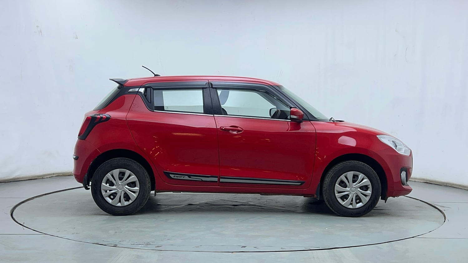 Used 2023 Maruti Suzuki Swift VXi Petrol Manual exterior RIGHT SIDE VIEW