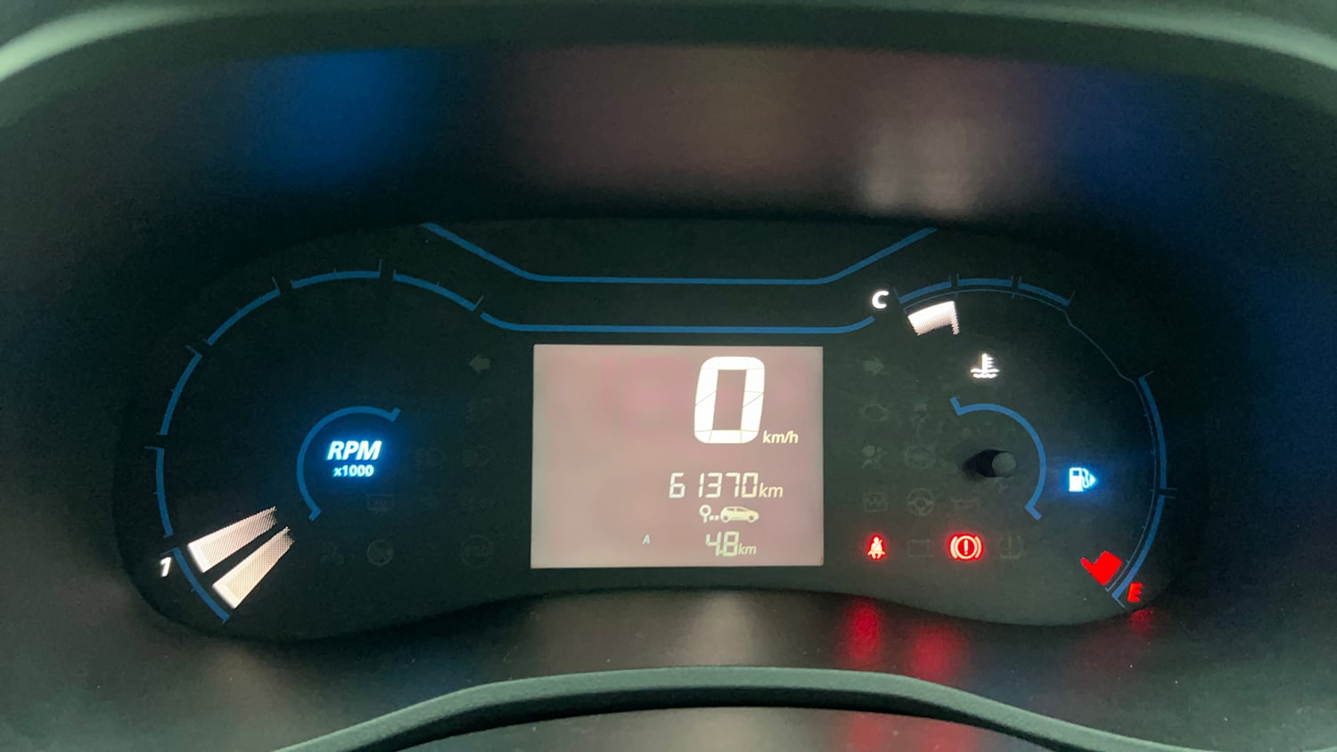 Used 2020 Renault Kwid RXT 1.0 Opt Petrol Manual interior CLUSTERMETER VIEW