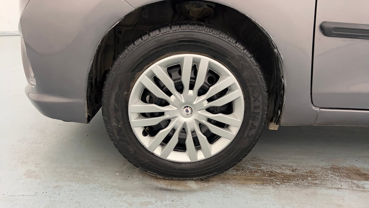 Used 2017 Maruti Suzuki Celerio VXi Petrol Manual tyres LEFT FRONT TYRE RIM VIEW
