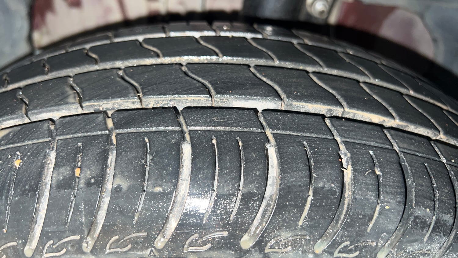 Used 2019 Ford Figo Titanium 1.2 Ti-VCT MT Petrol Manual tyres LEFT FRONT TYRE TREAD VIEW