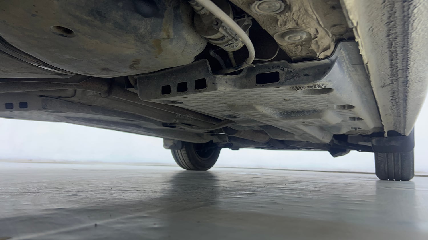 Used 2013 Volkswagen Polo Comfortline 1.2L (P) Petrol Manual extra REAR RIGHT UNDERBODY VIEW