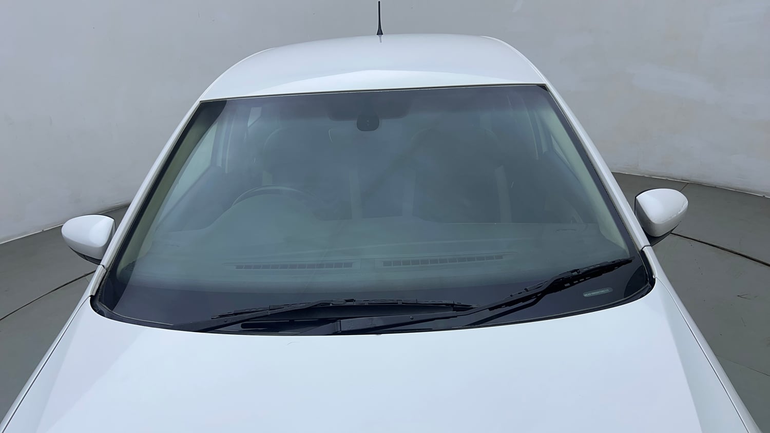 Used 2017 Volkswagen Polo Highline1.2L (P) Petrol Manual exterior FRONT WINDSHIELD VIEW