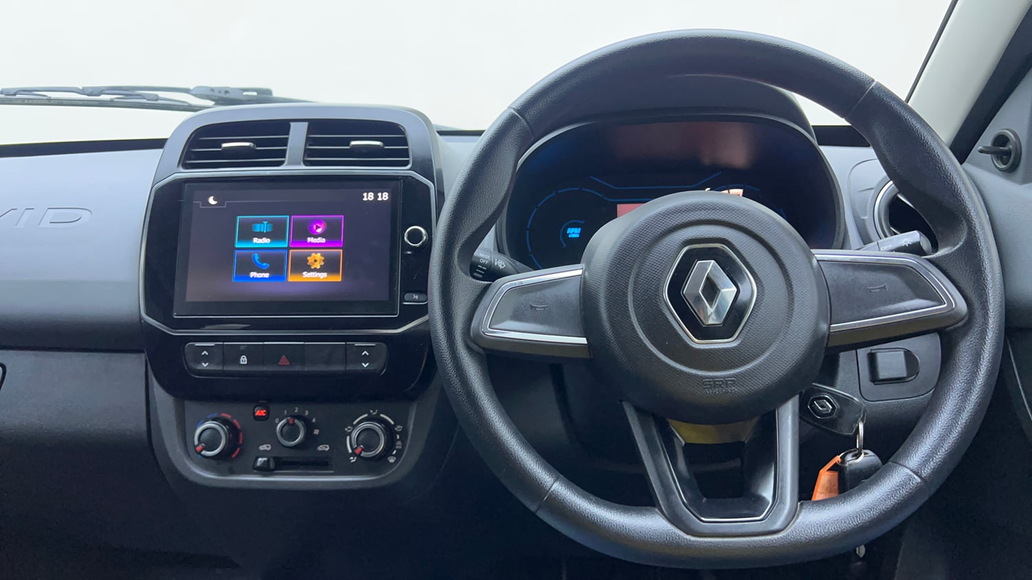 Used 2021 Renault Kwid RXT 1.0 Opt Petrol Manual interior MUSIC SYSTEM & AC CONTROL VIEW