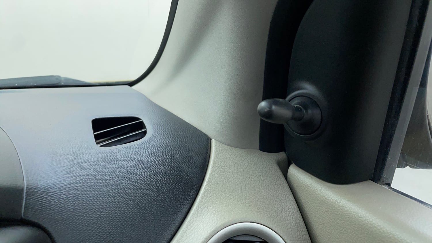 Used 2014 Maruti Suzuki Celerio VXi AMT Petrol Automatic top_features Adjustable ORVM