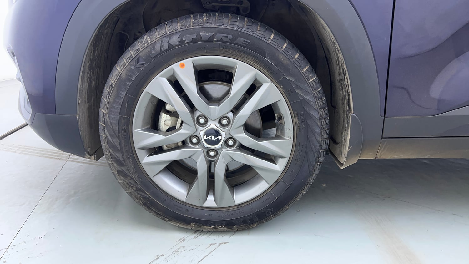 Used 2022 kia Seltos HTX 1.5 IVT Petrol Automatic tyres LEFT FRONT TYRE RIM VIEW