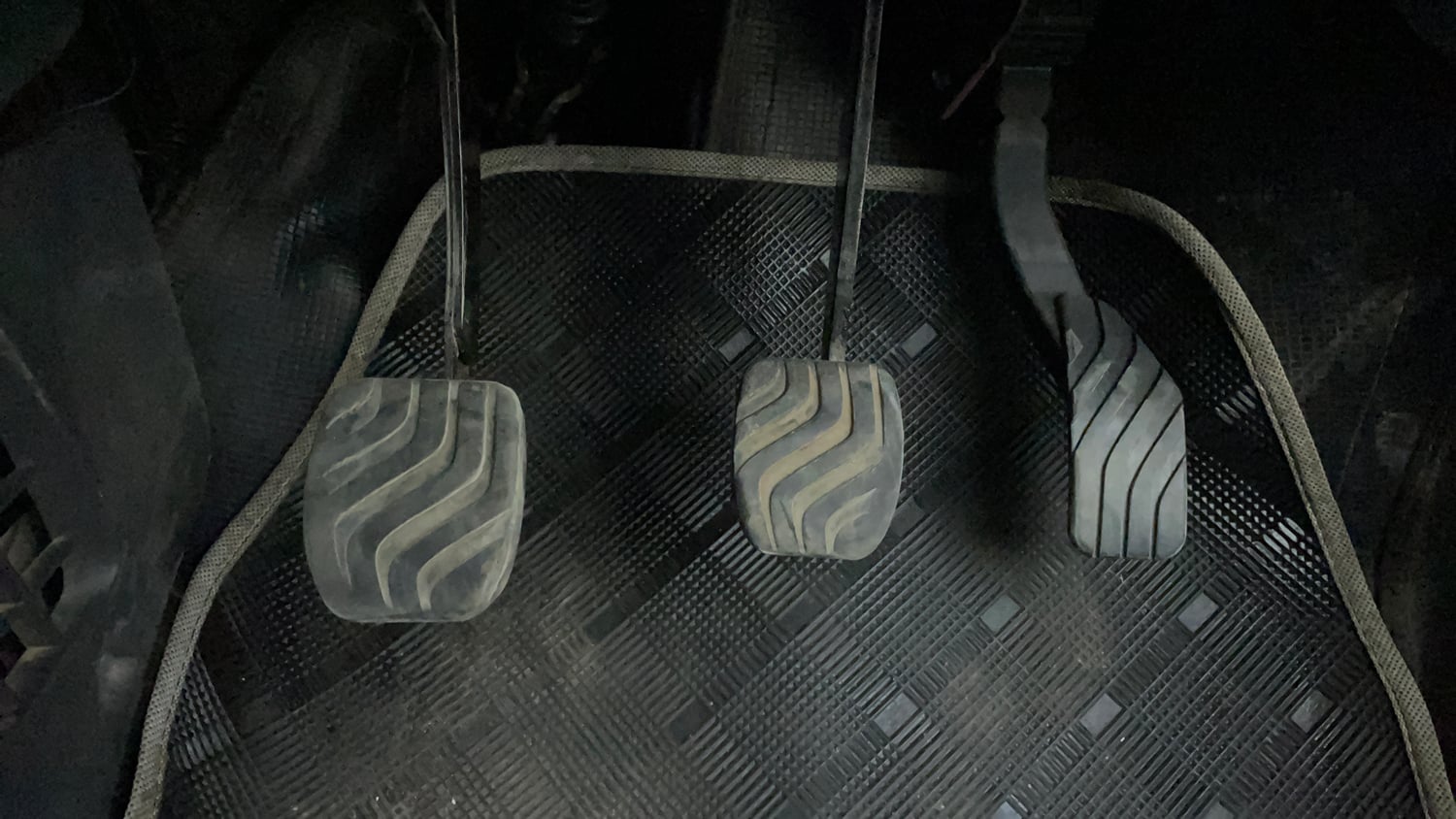 Used 2016 Renault Kwid RXT Petrol Manual interior PEDALS VIEW