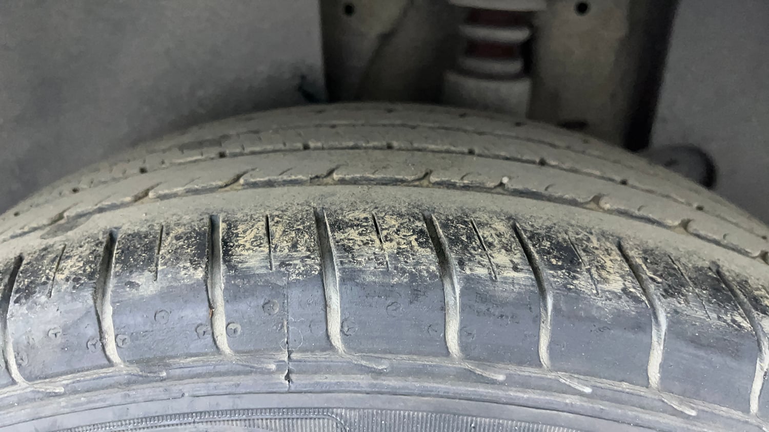 Used 2022 Kia Seltos GTX Plus 1.4 DCT Petrol Automatic tyres LEFT REAR TYRE TREAD VIEW