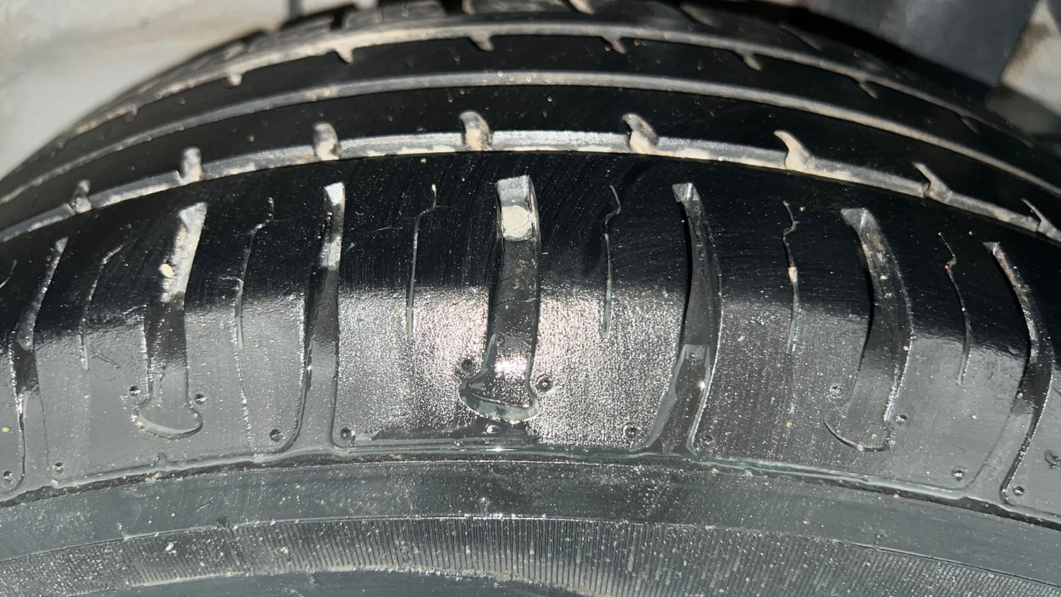 Used 2015 Hyundai Elite i20 Sportz 1.2 Petrol Manual tyres LEFT REAR TYRE TREAD VIEW