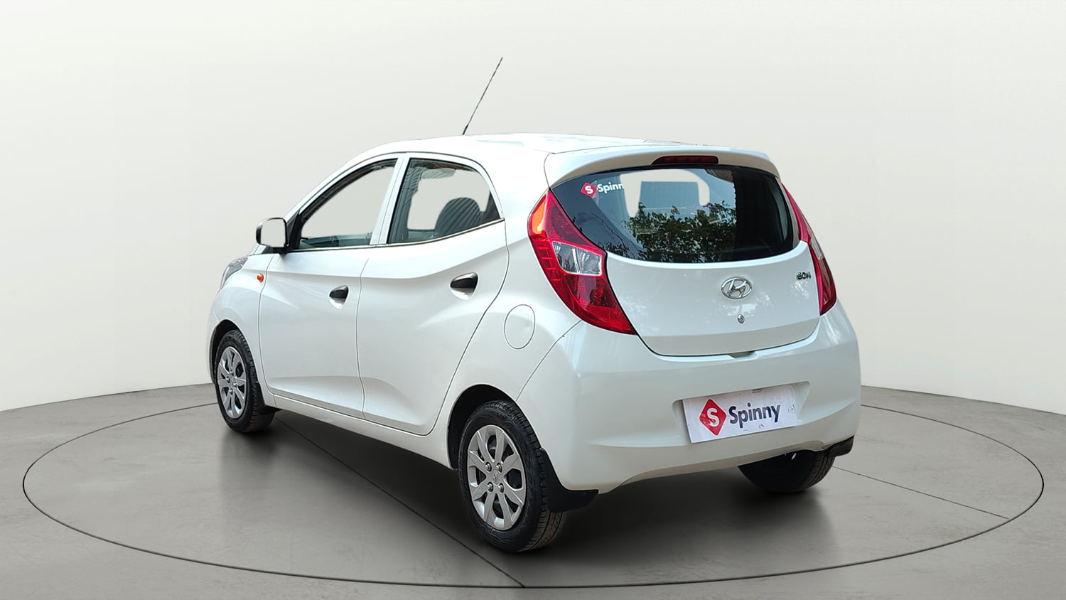 Used 2017 Hyundai Eon Magna + Petrol Manual exterior LEFT REAR CORNER VIEW