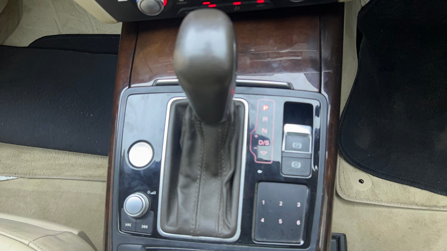 Used 2017 Audi A6 35 TFSI Petrol Automatic interior GEAR  KNOB VIEW