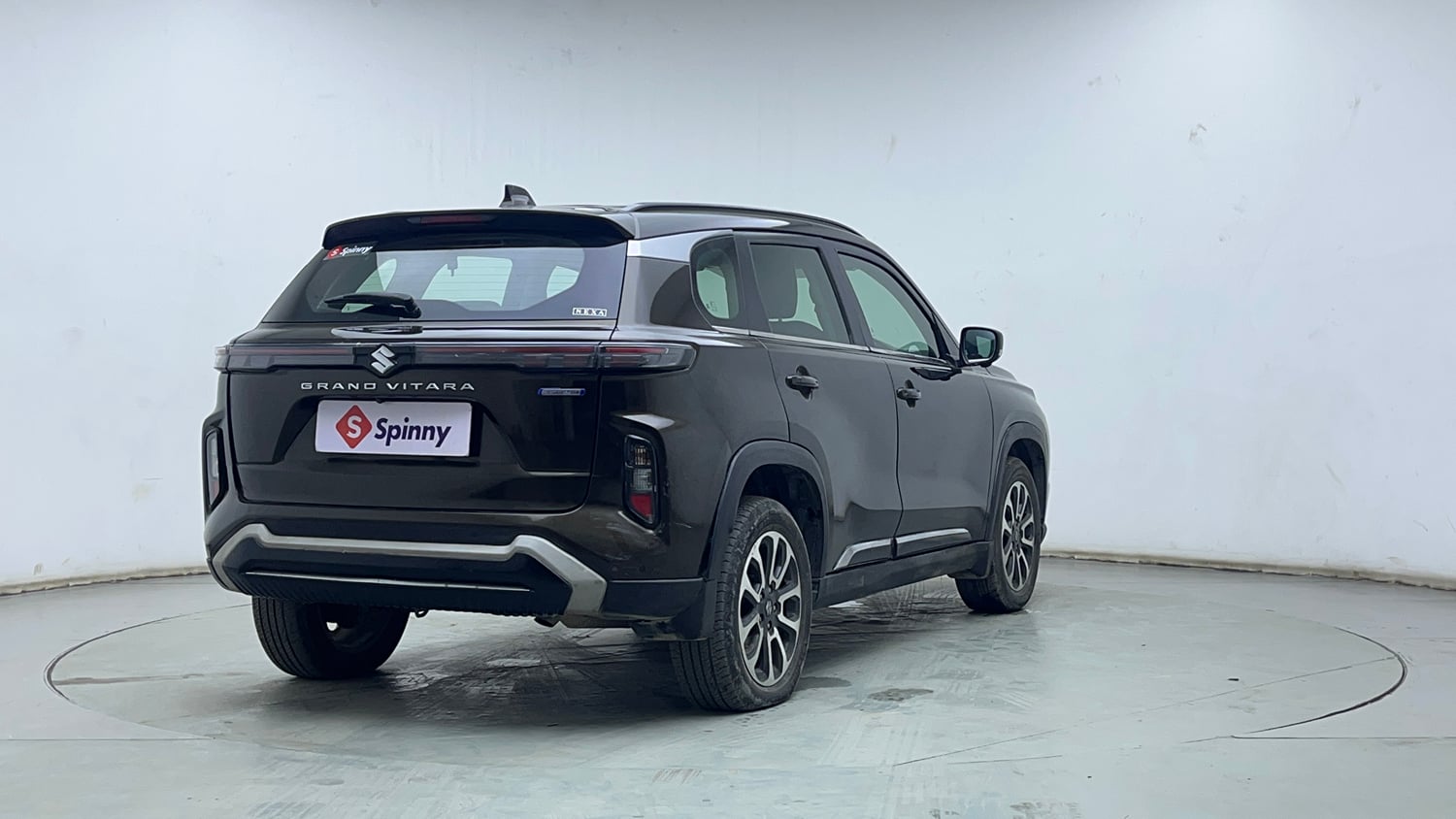 Used 2023 Maruti Suzuki Grand Vitara Alpha Smart Hybrid AT Petrol Automatic exterior RIGHT REAR CORNER VIEW