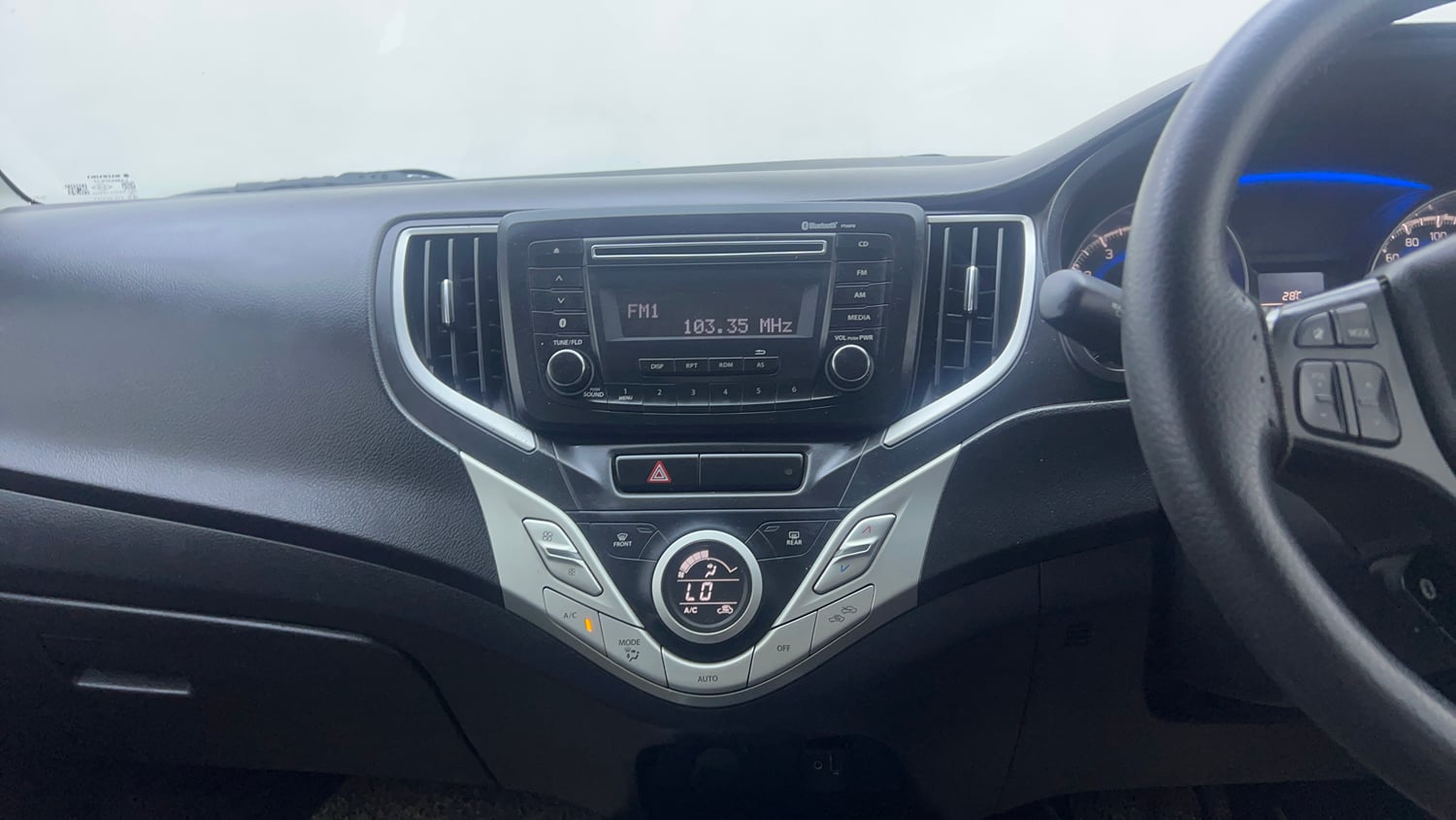 Used 2016 Maruti Suzuki Baleno Delta 1.2 Petrol Manual interior MUSIC SYSTEM & AC CONTROL VIEW